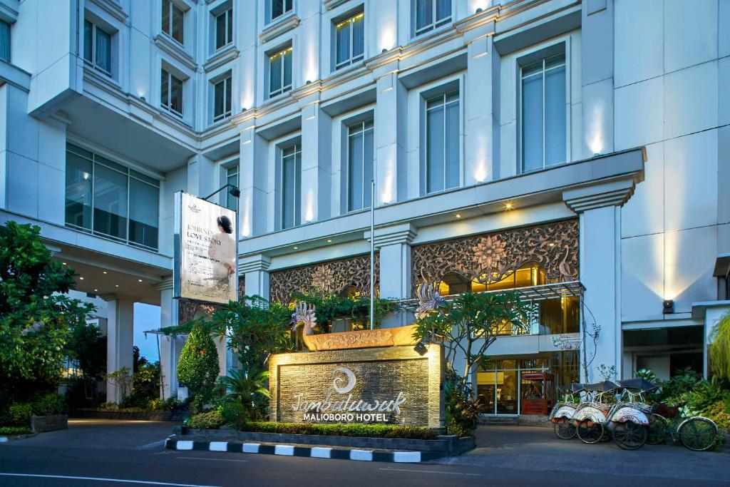 Jambuluwuk Malioboro Hotel Yogyakarta - Yogyakarta